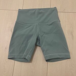 Lululemon align high-rise short 6”